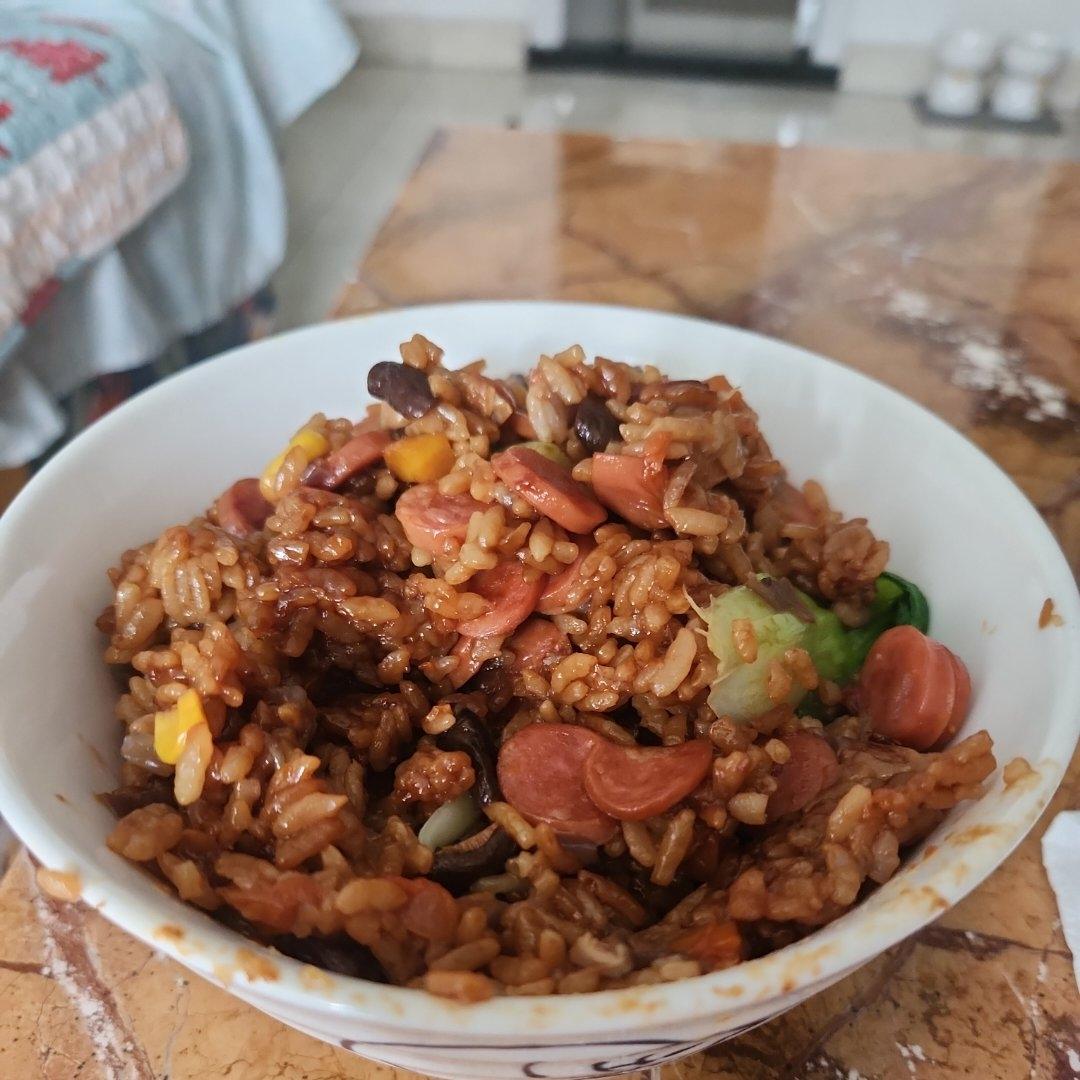 懒人电饭锅香肠焖饭/煲仔饭