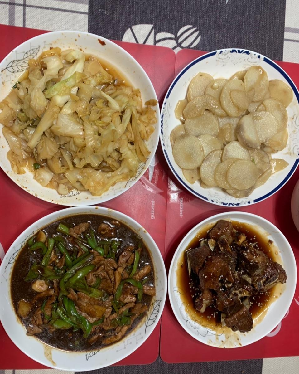 巨下饭的尖椒肉丝好吃得一碗接一碗