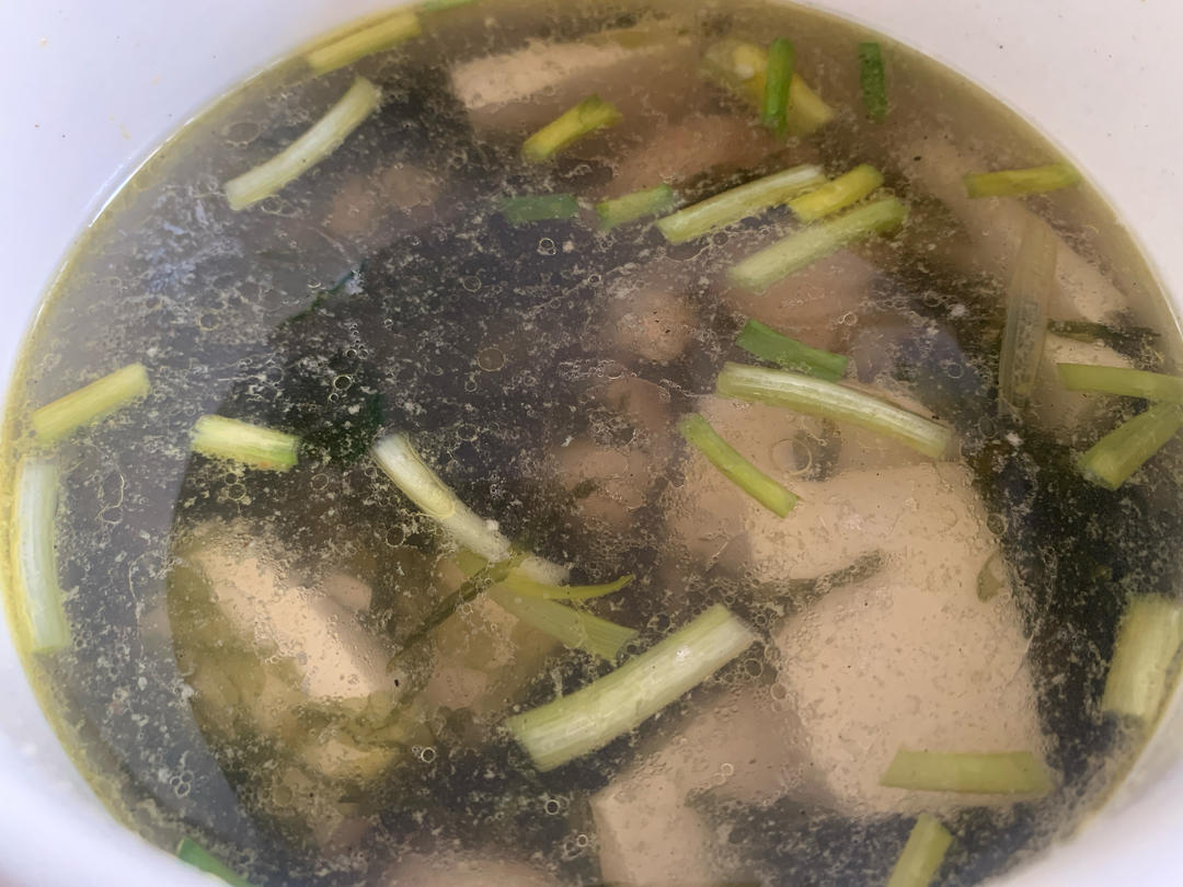 紫菜虾滑豆腐汤