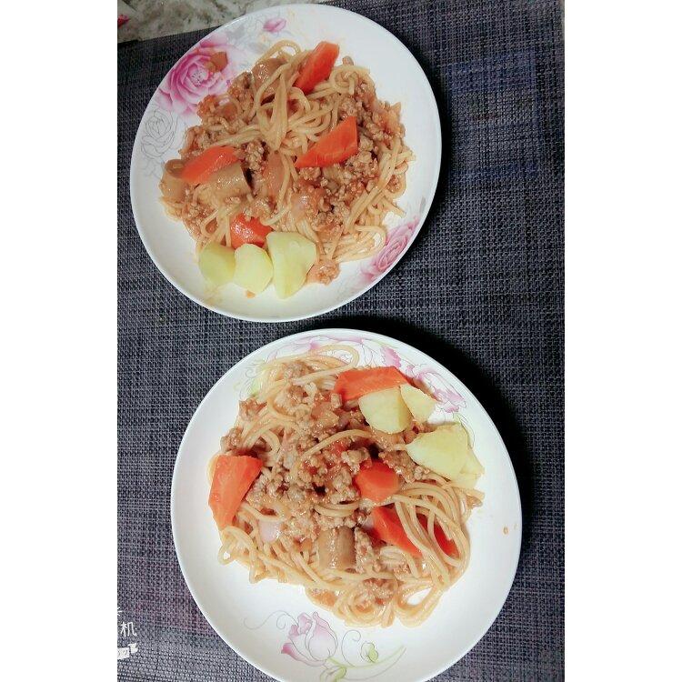 番茄肉酱意大利面