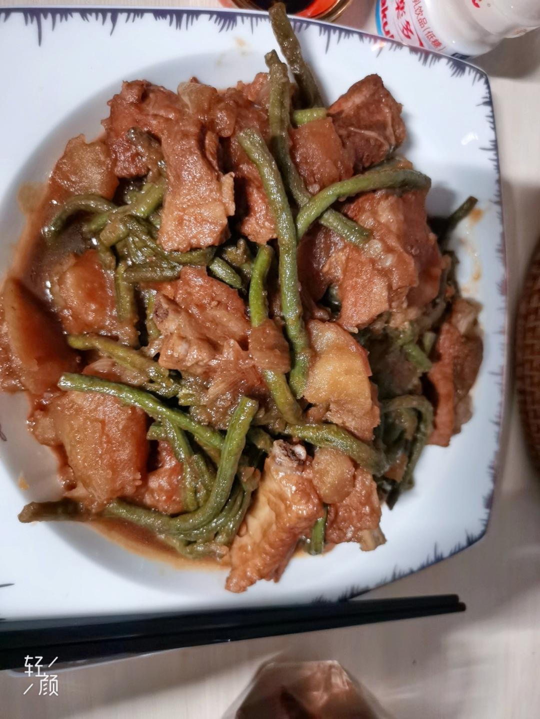 排骨炖豆角土豆