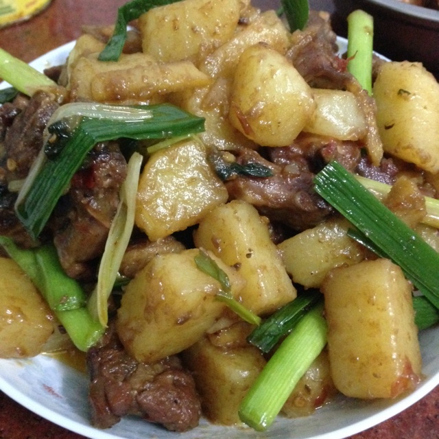蒜苗炒腊鸭腿