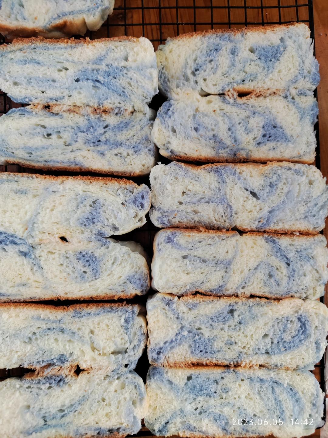 唤醒少女心！蓝椰吐司，梦幻出炉~