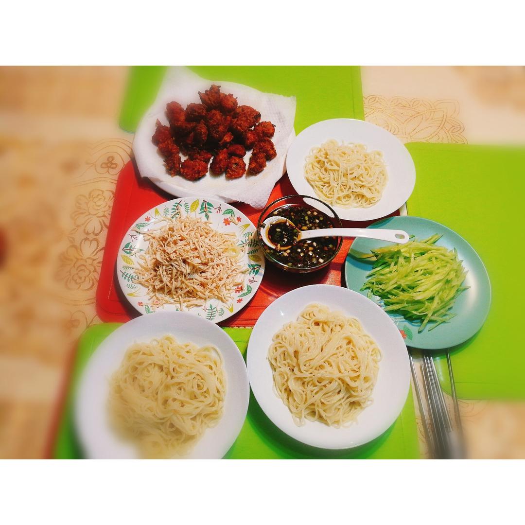 鸡丝凉面