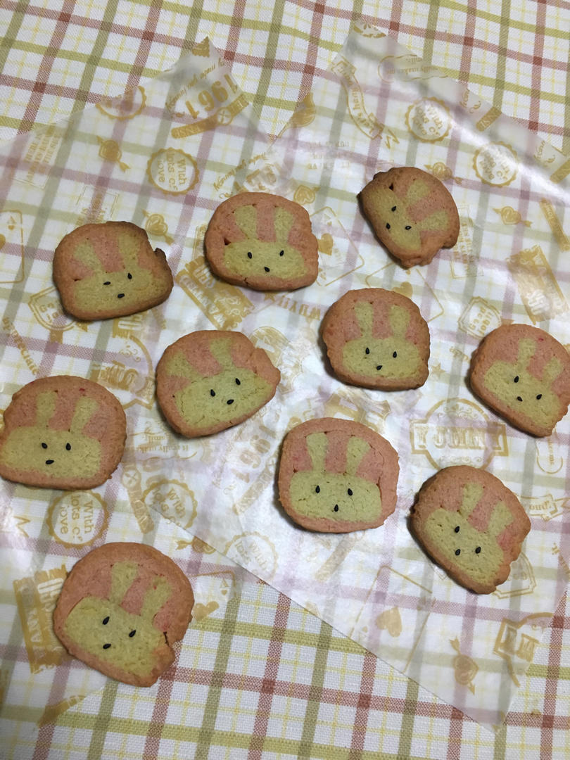 粉红少女心兔兔饼干