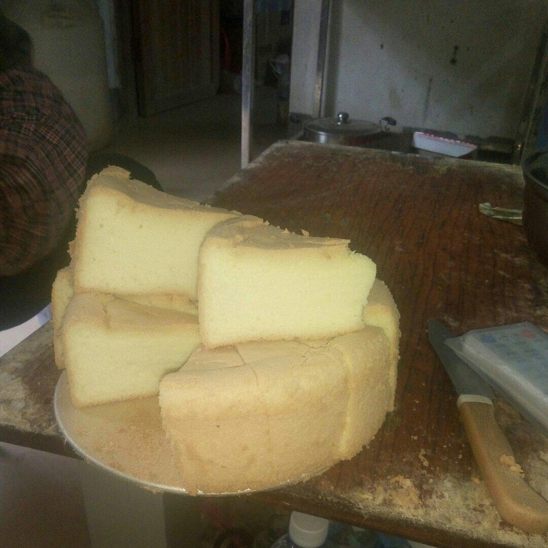 草莓奶油蛋糕/基础戚风胚，徒手脱模剖片及抹面挤花/「戚风及其衍生」烘焙视频蛋糕篇1