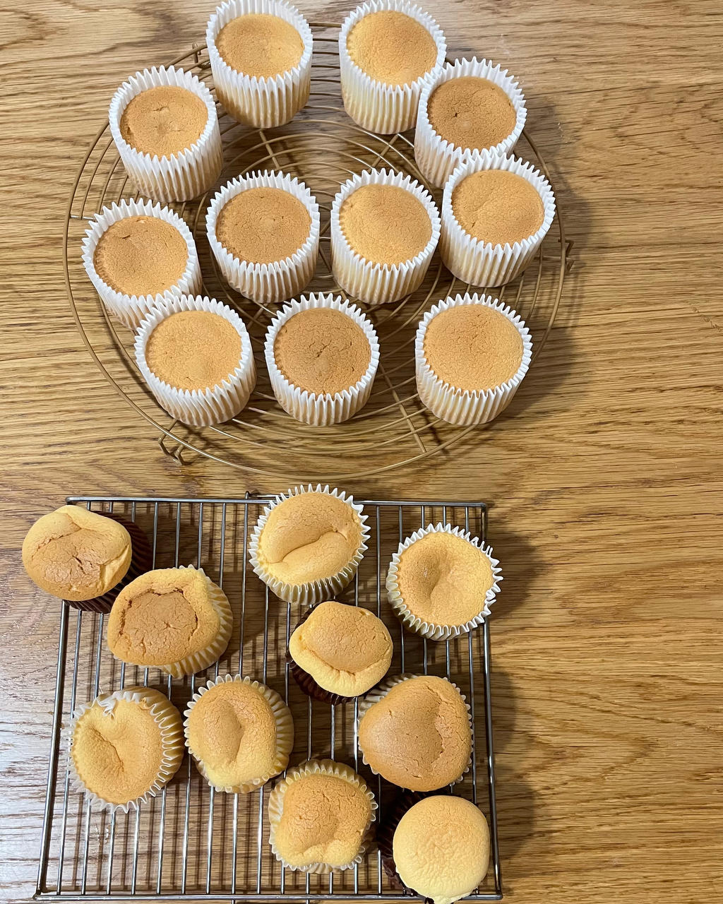 不皱不裂圆润饱满原味戚风纸杯蛋糕