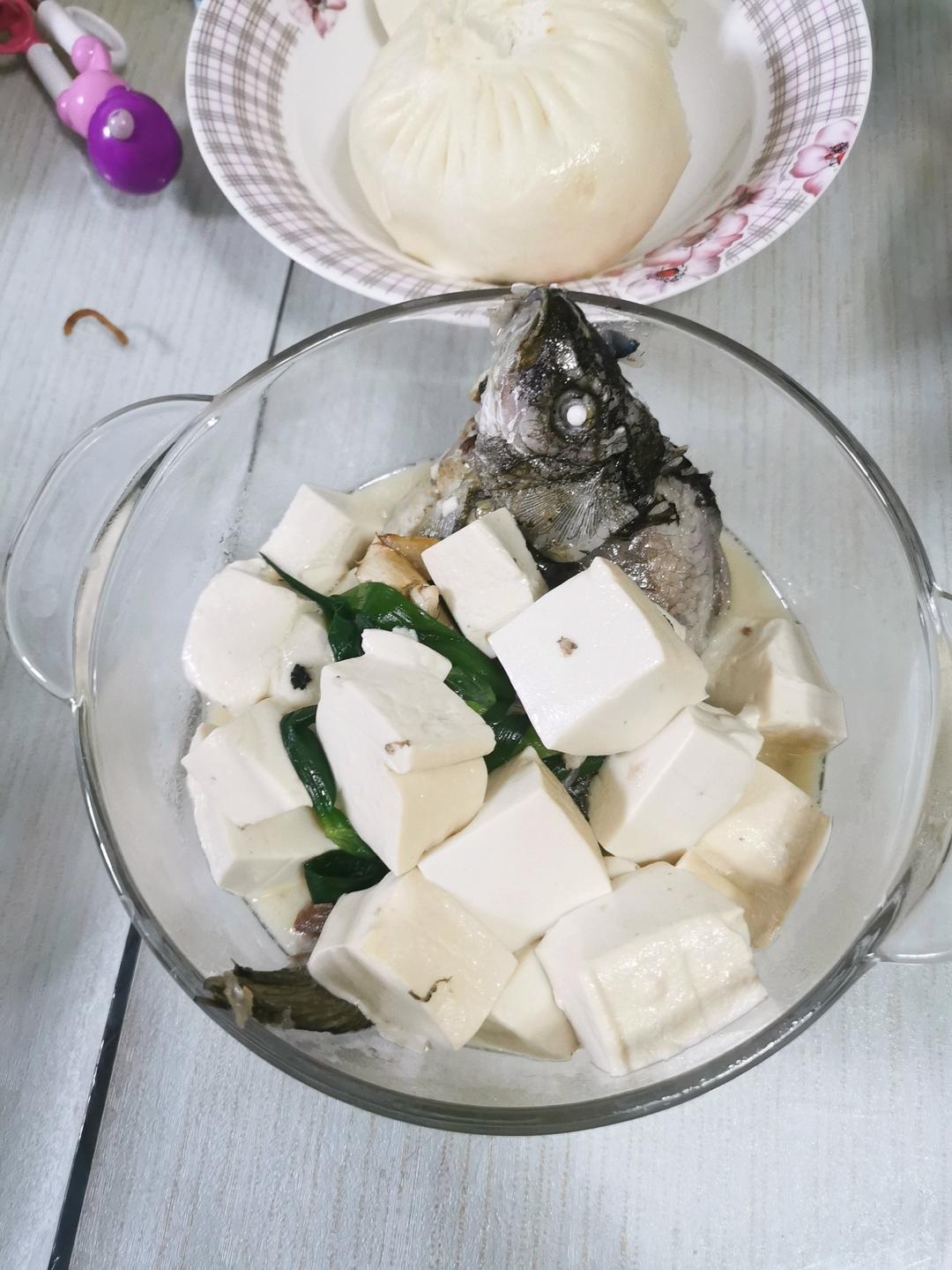 鲫鱼豆腐汤