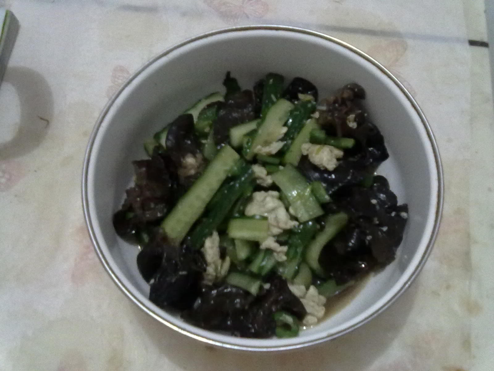 黄瓜木耳炒鸡蛋
