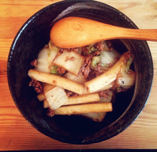 不挑锅、不焦不沾的黄芽菜肉丝炒年糕