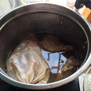 越南纯牛汤混搭檬粉的做法 步骤1