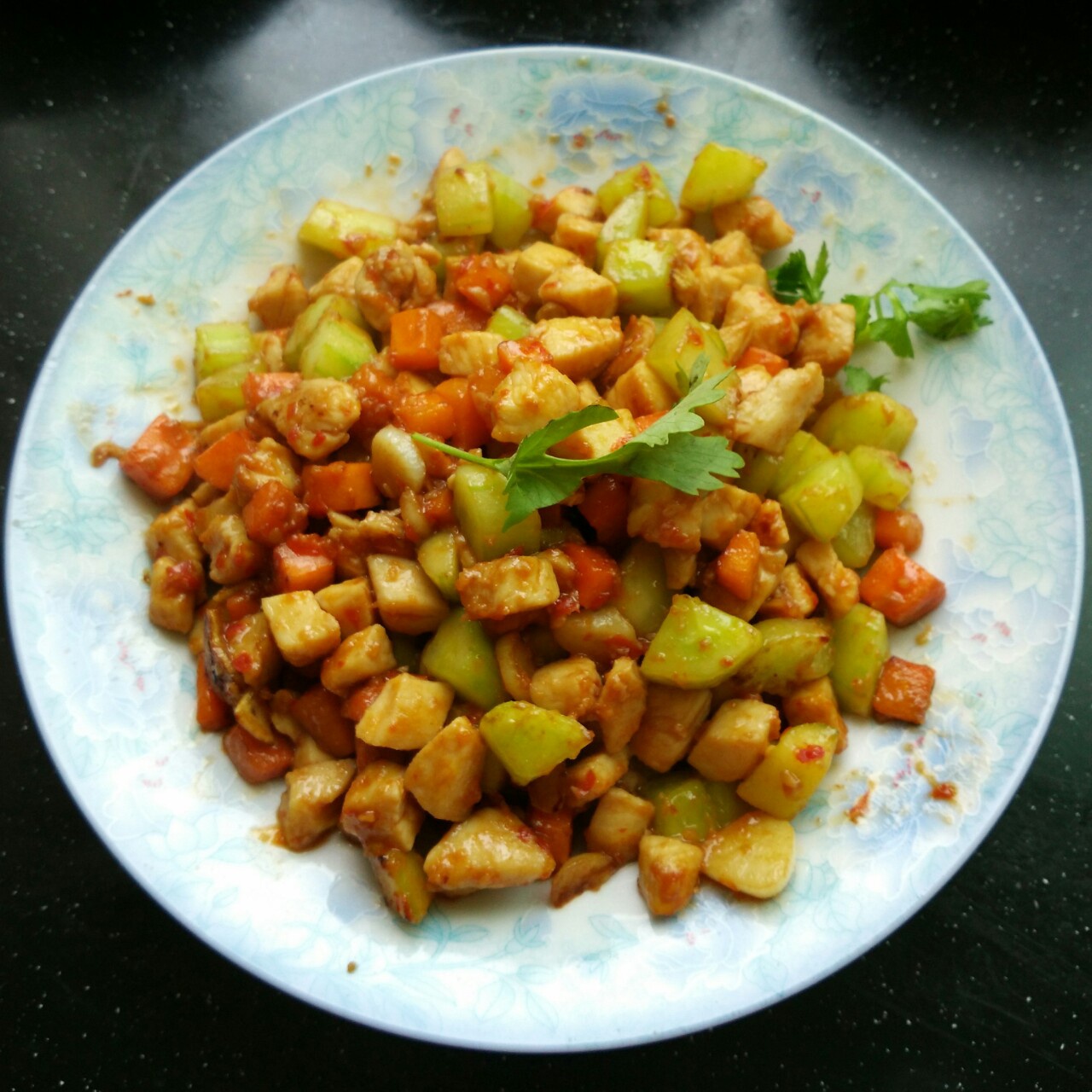 辣酱鸡丁