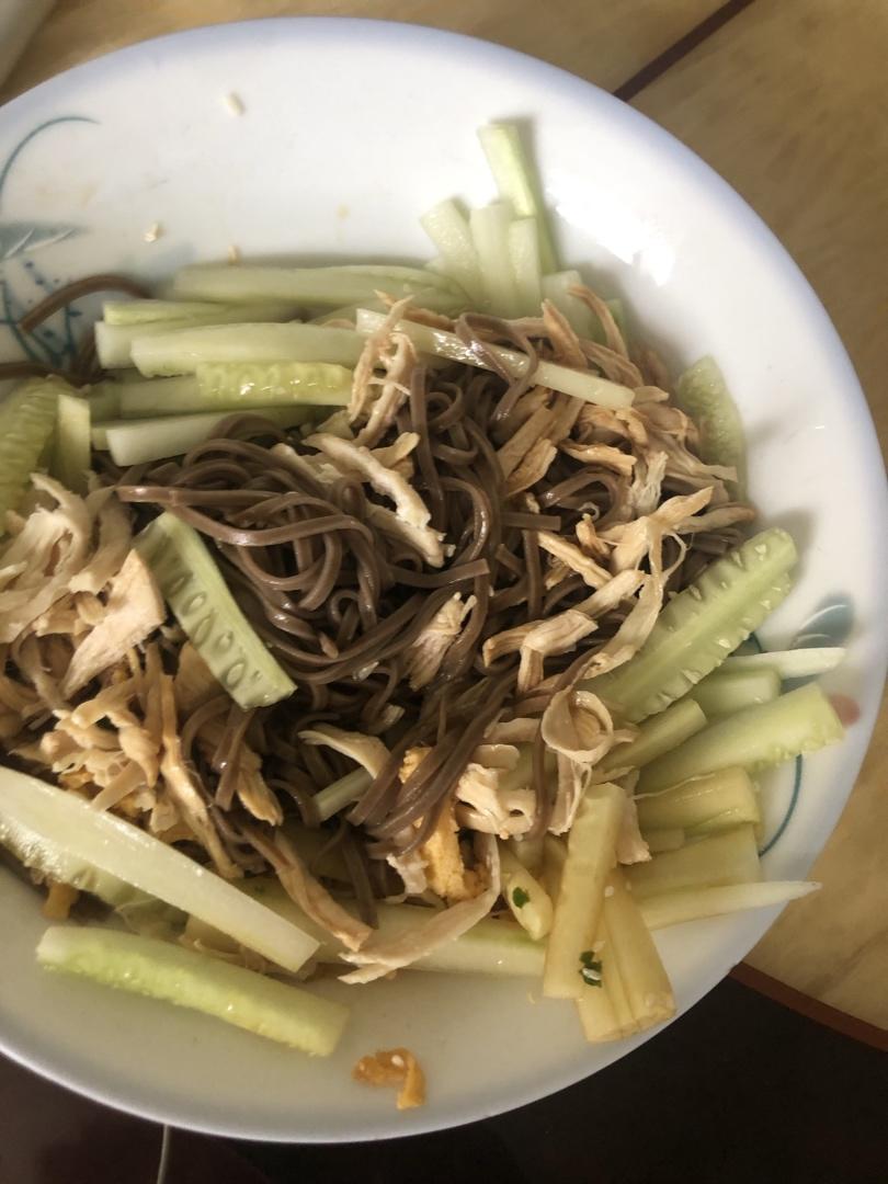 快手减脂餐❗️爆好吃的凉拌鸡丝荞麦面