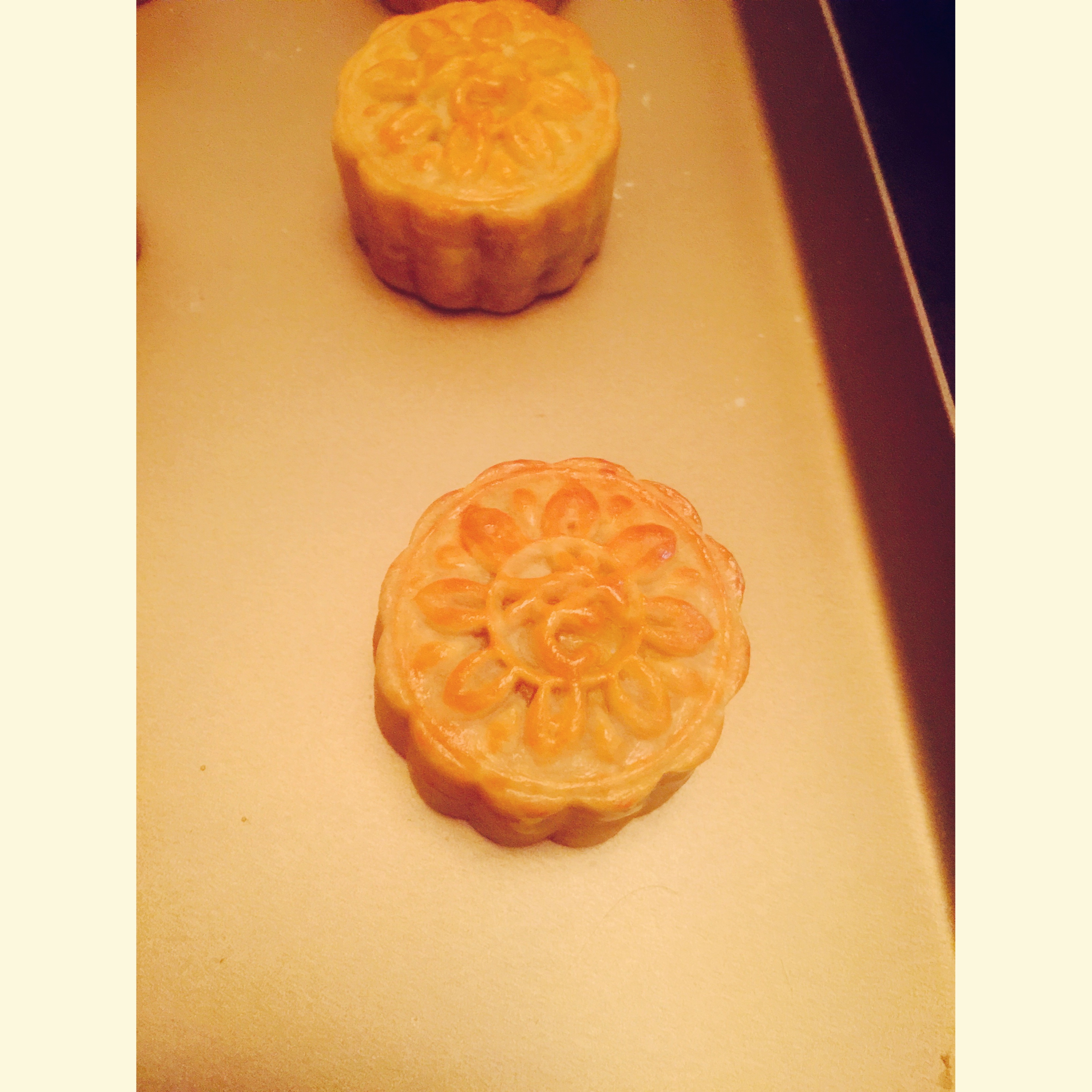 广式月饼—蛋黄莲蓉月饼