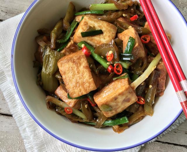 蒜苗酸菜焖豆腐