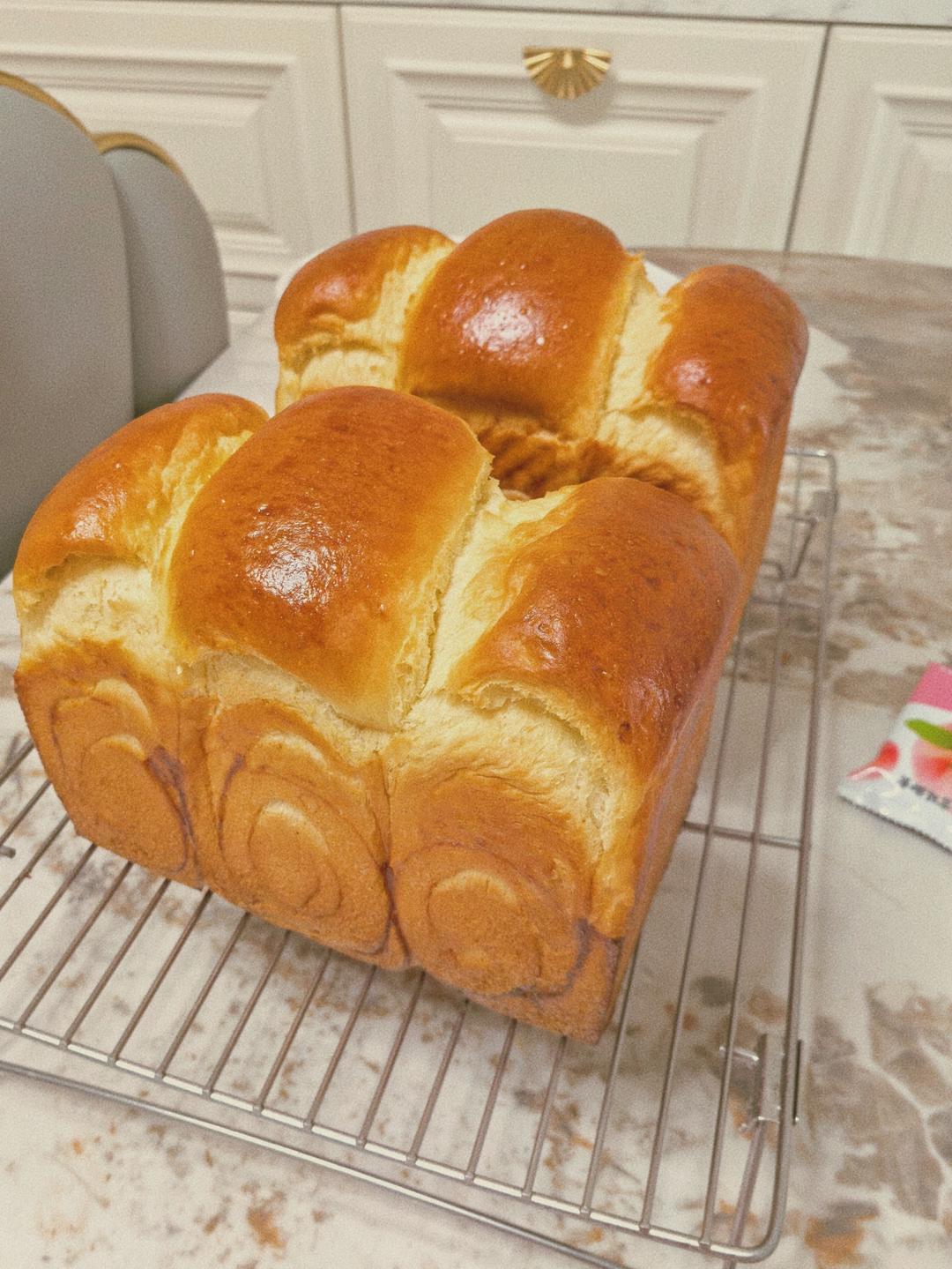 奶香纯粹的重料淡奶油吐司