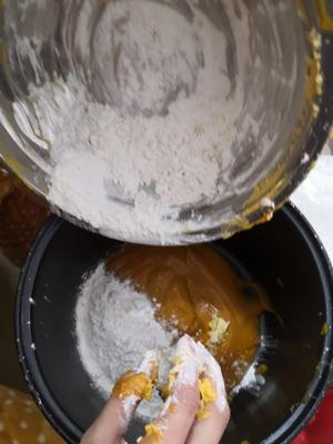 南瓜汤圆（豆沙馅）伴红豆牛奶的做法 步骤2