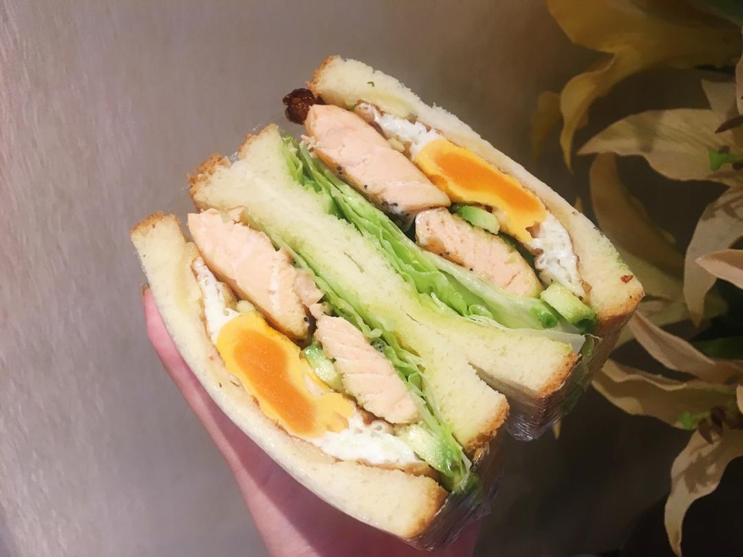 ins上超火的沼サン（沼三明治）