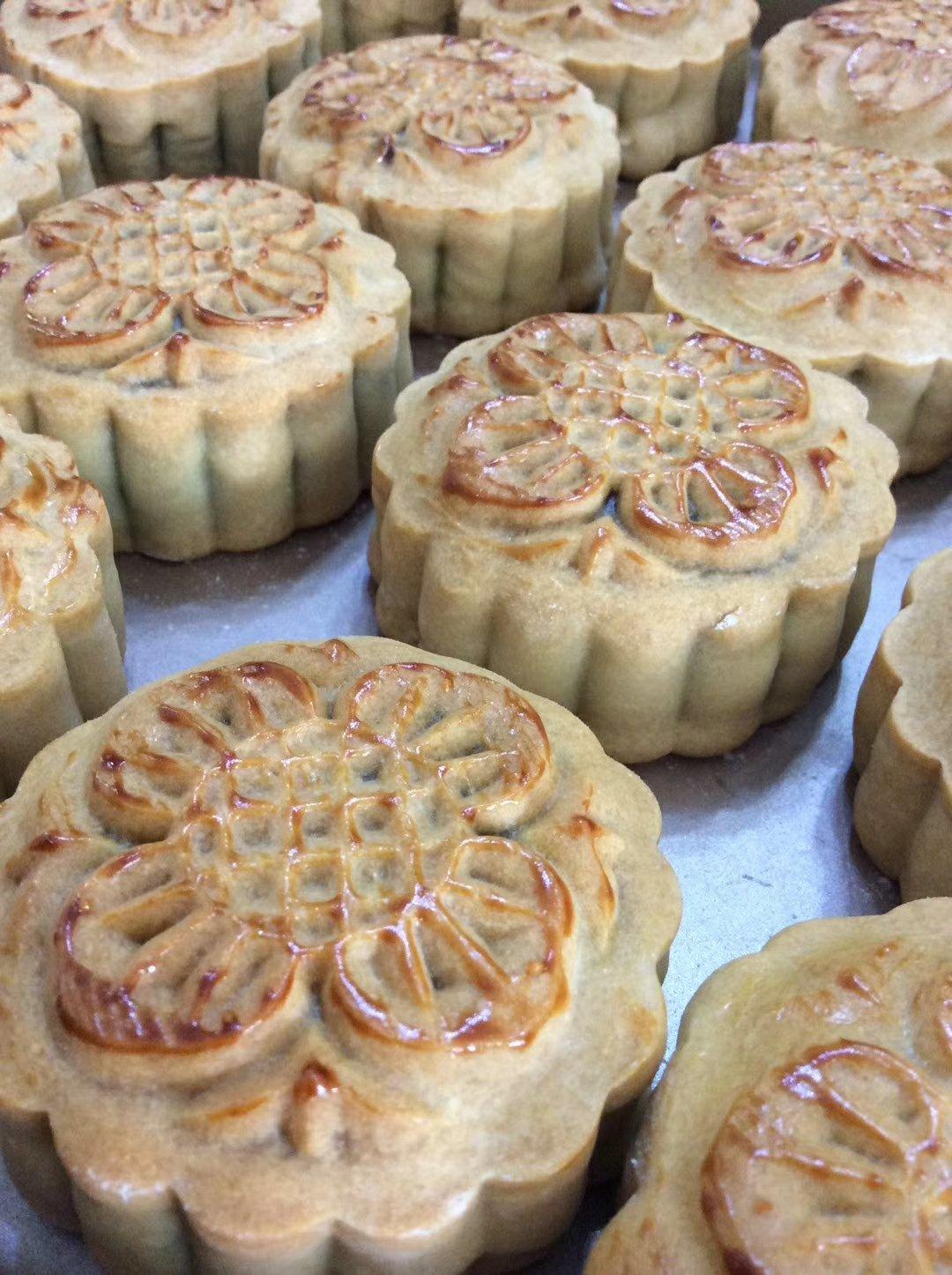 广式月饼——蛋黄莲蓉月饼