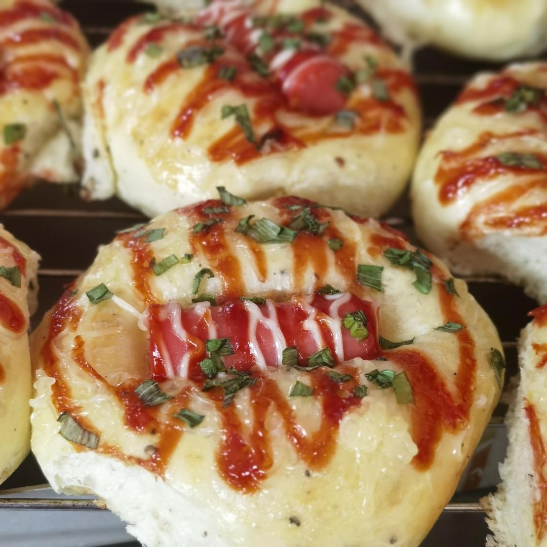 咸香美味‼️一口爆浆❗️黑椒迷你肠仔包