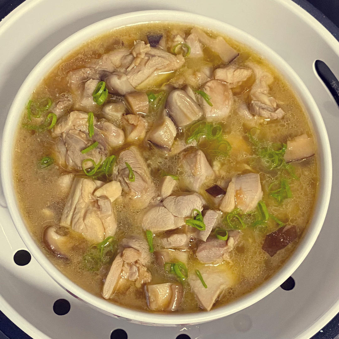 香菇蒸鸡腿肉+蒜蓉粉丝娃娃菜【12月北鼎蒸炖锅食谱】