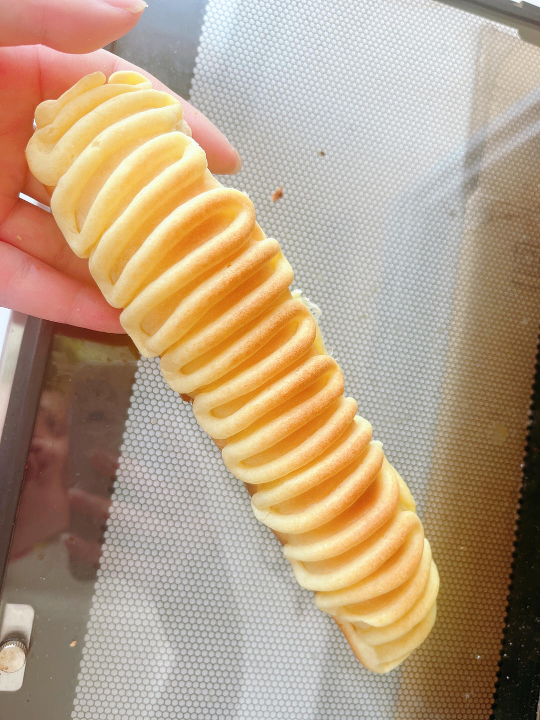 视频🐛经典｜毛毛虫面包｜美味松软｜奶味浓郁｜一口一个满足