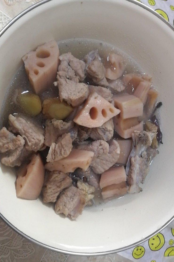 历经沧海做的排骨莲藕汤