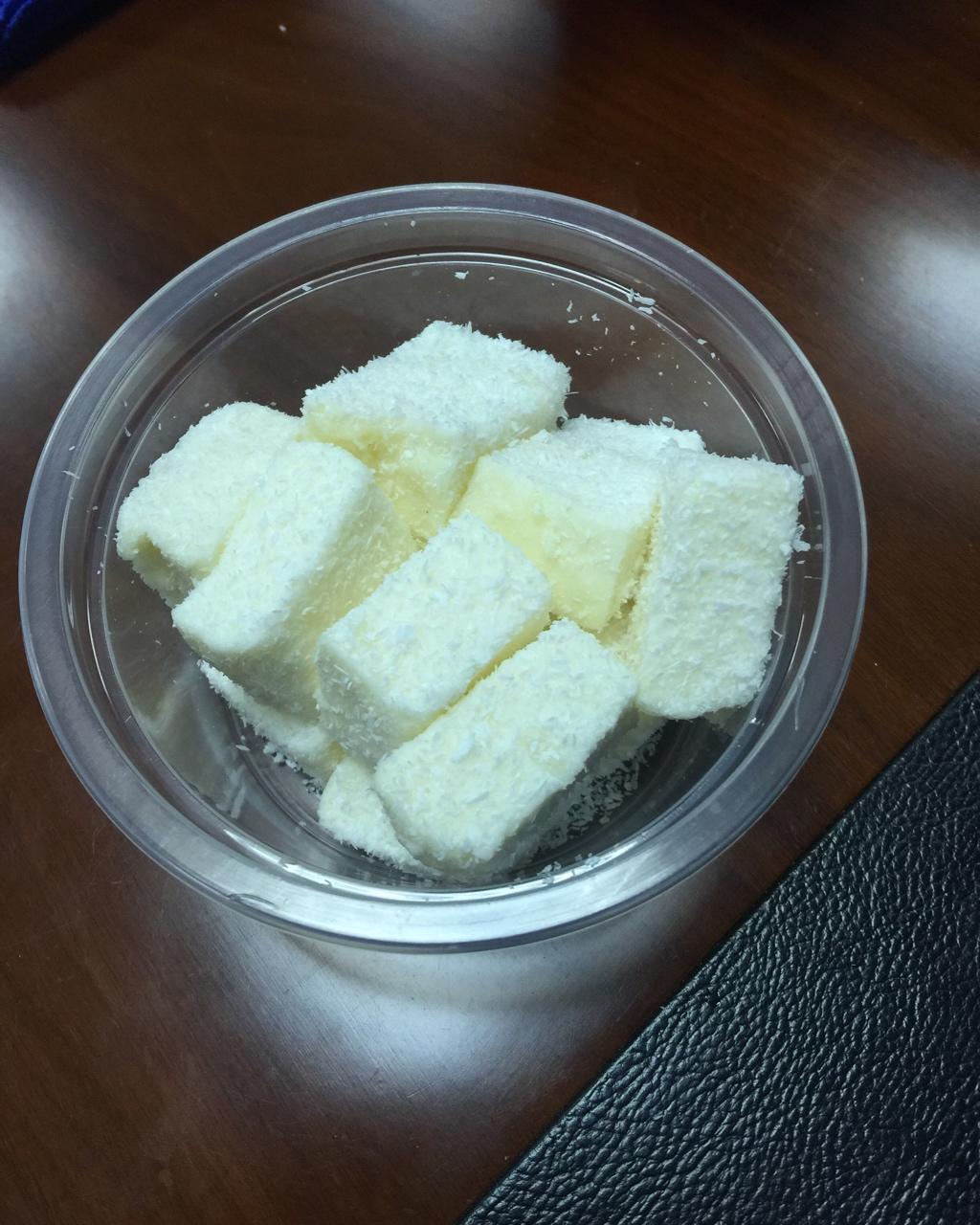 完胜85度C牛奶椰丝小方