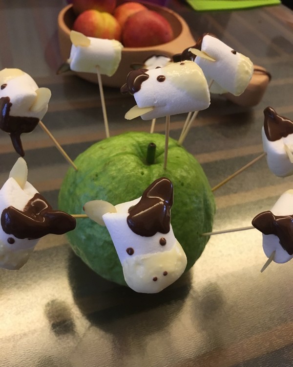 棉花糖吃了会怎么样_先别急着吃棉花糖_棉花糖会吃坏人吗