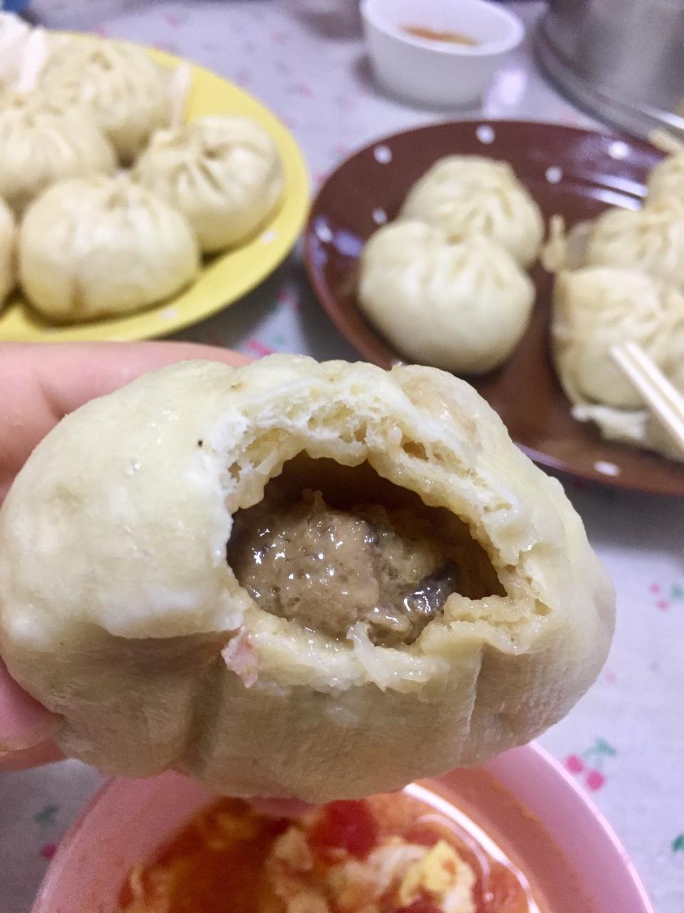 鲜美多汁的洋葱牛肉包子