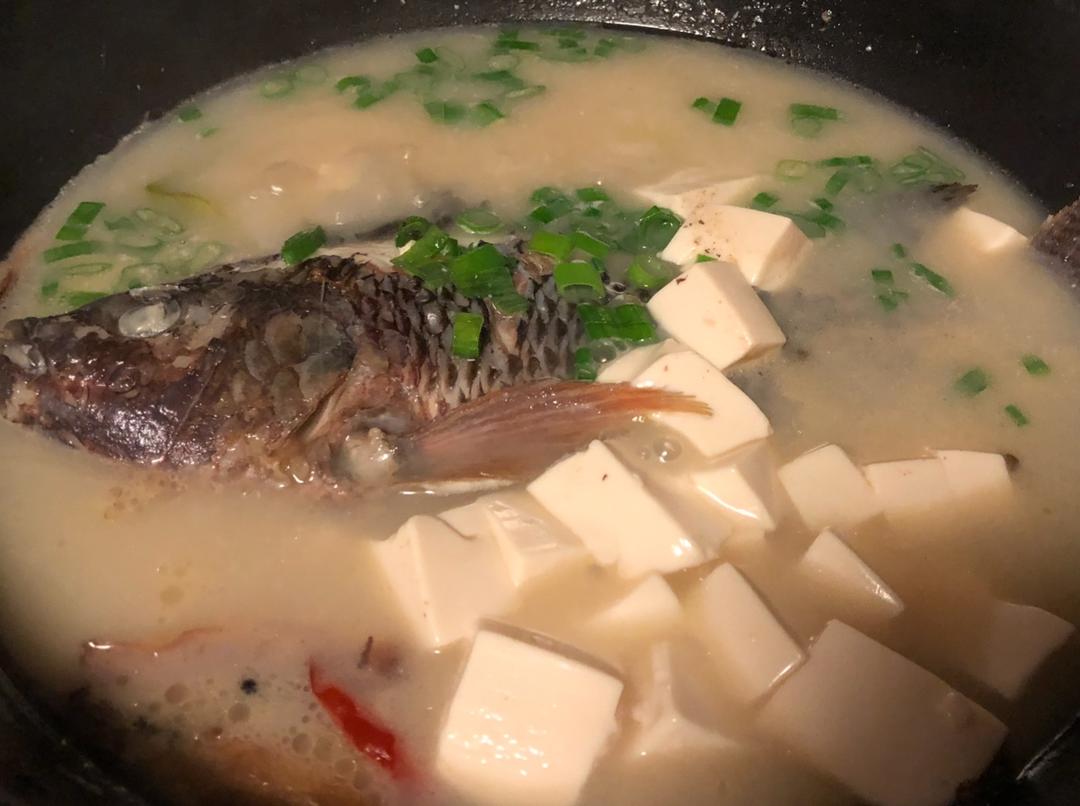 奶白鲫鱼汤
