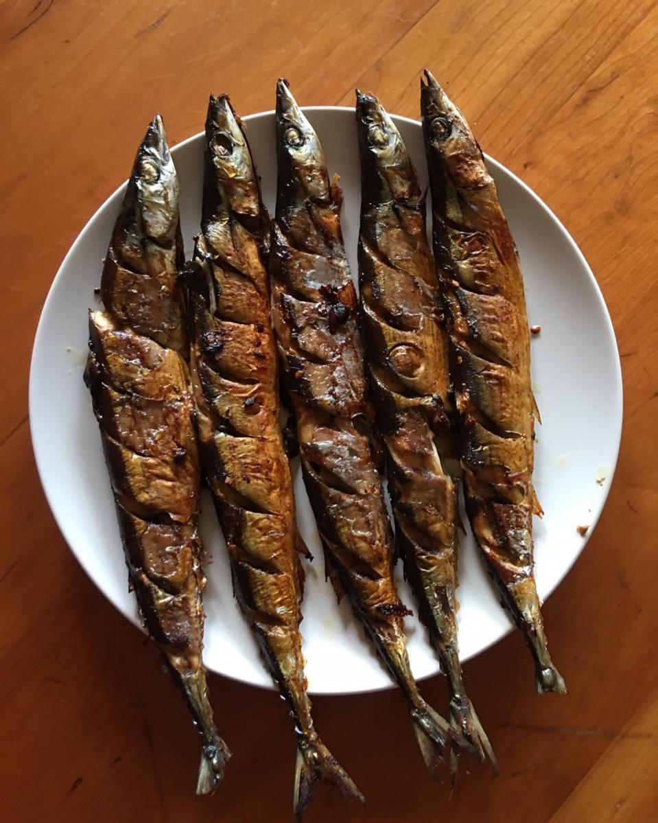 小雨621101做的盐烤秋刀鱼(烤箱版)