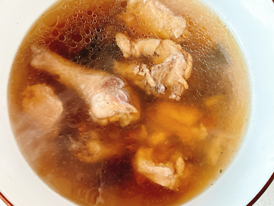 原汁原味土鸡汤