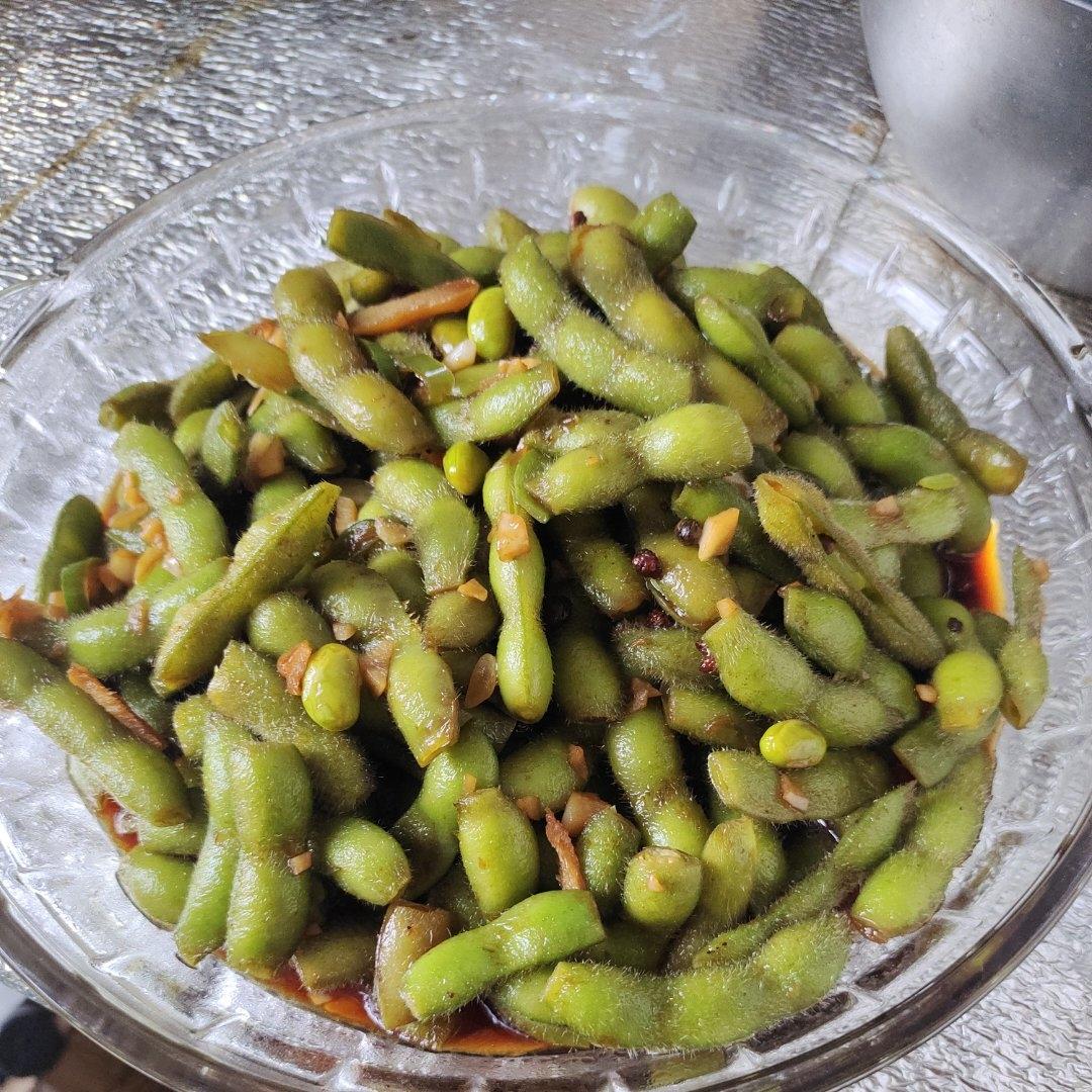 武汉夜市标配嗦毛豆