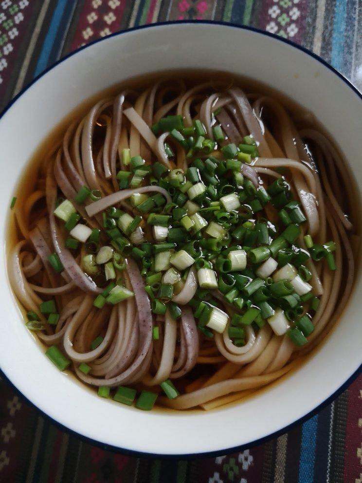 小葱麻油酱油面