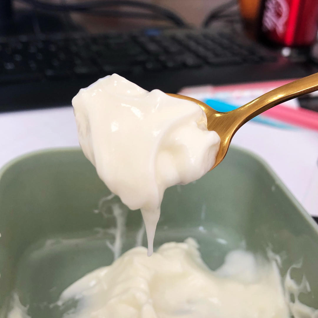 无需过滤的超厚希腊酸奶、脱脂酸奶酪（奶油奶酪的低卡替代）可抹蛋糕！