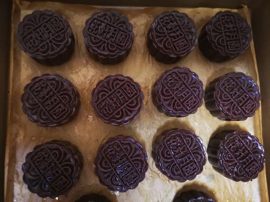 黑糖摩卡奶香椰蓉蔓越莓月饼