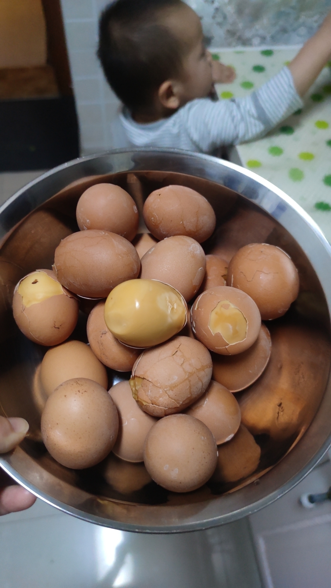 汗蒸房烤鸡蛋——简单易做的电饭锅小零食
