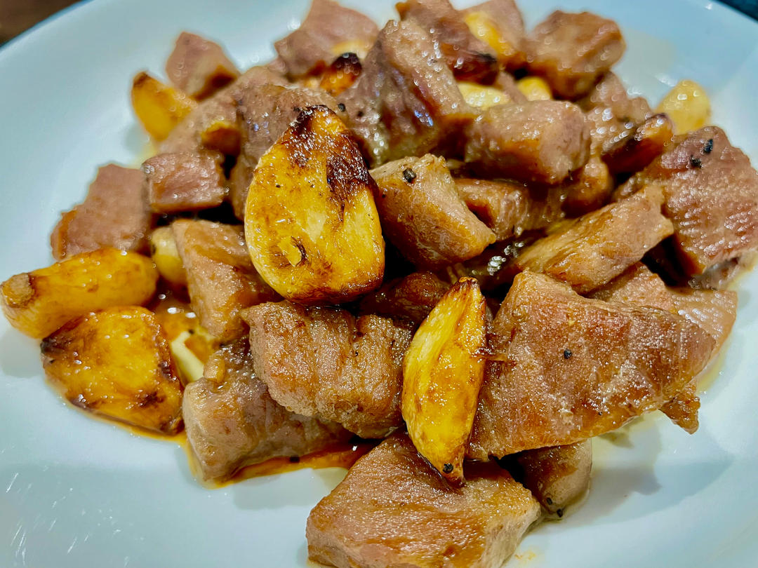 听起来就很好吃的黑椒蒜子牛肉粒