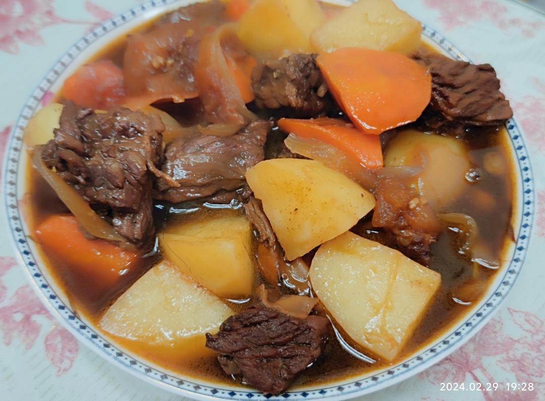 番茄土豆炖牛腩