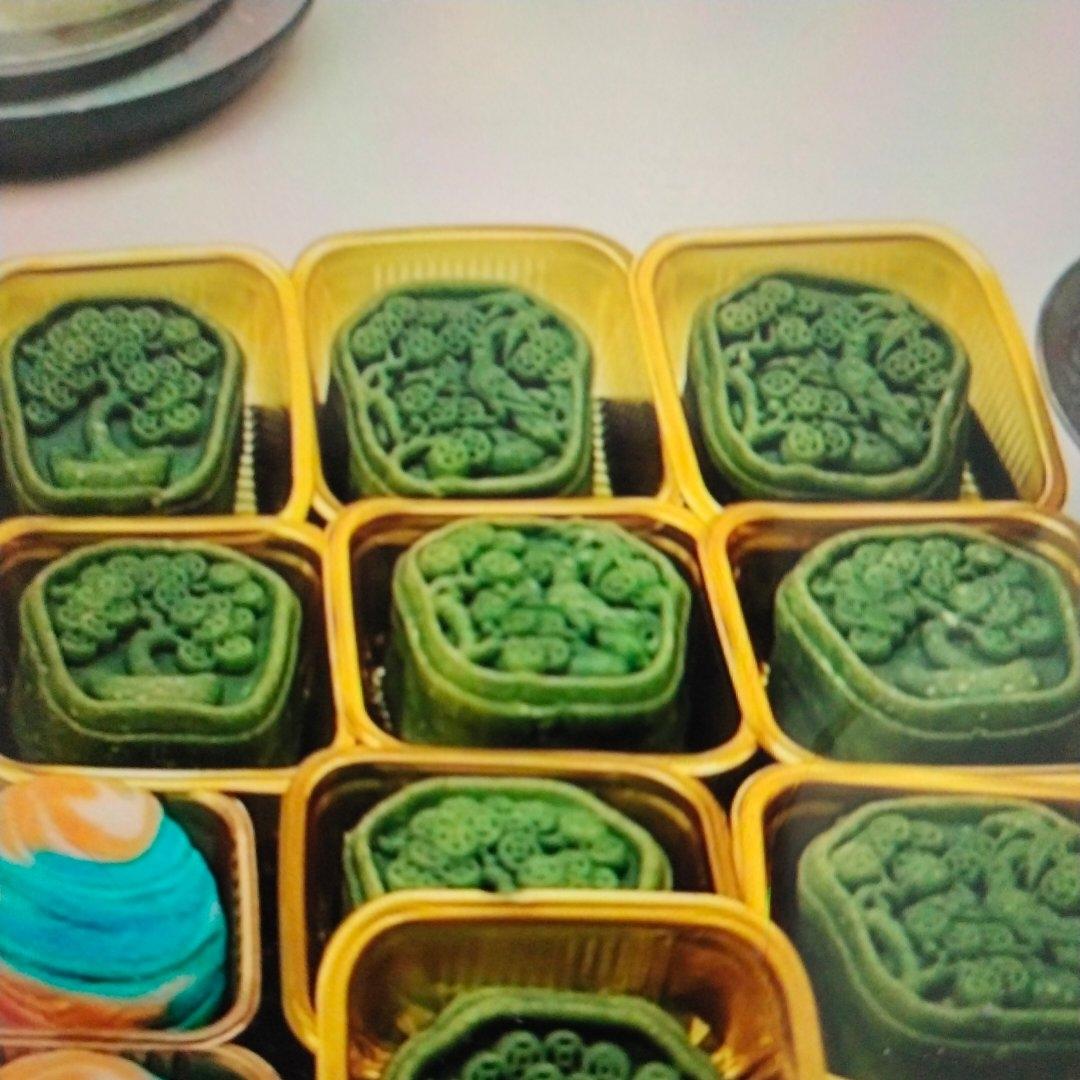 广式开心果月饼