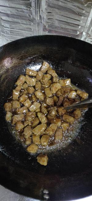 能吃半锅饭之野山椒炒雪花牛肉粒的做法 步骤9