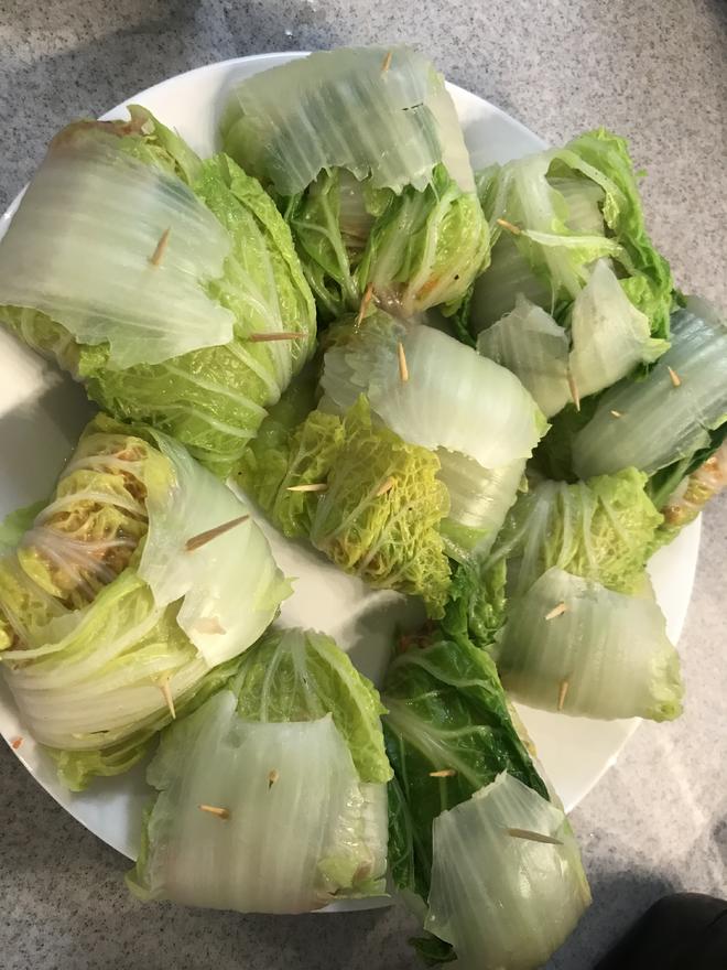 Stuffed cabbage白菜包肉的做法
