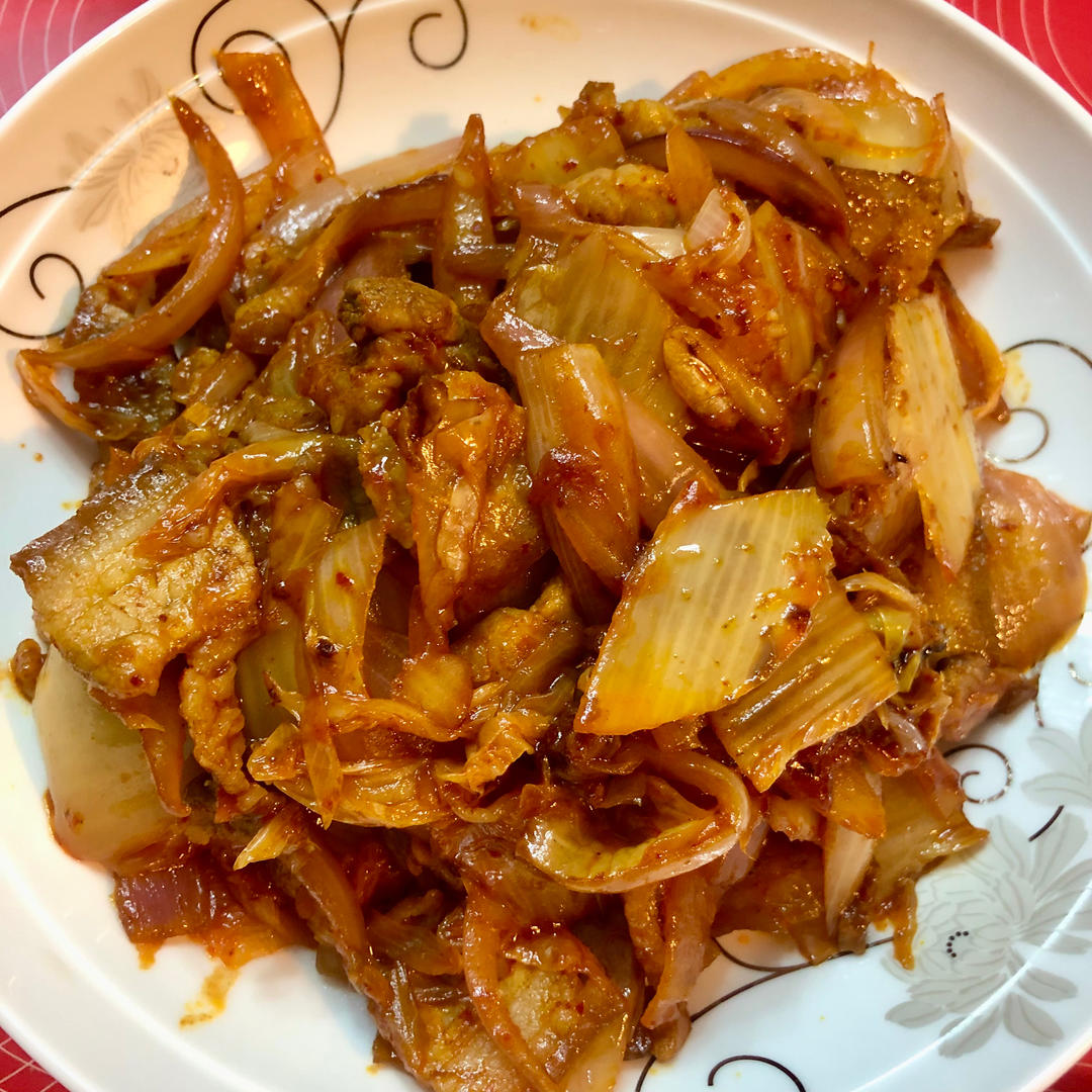 辣白菜炒五花肉