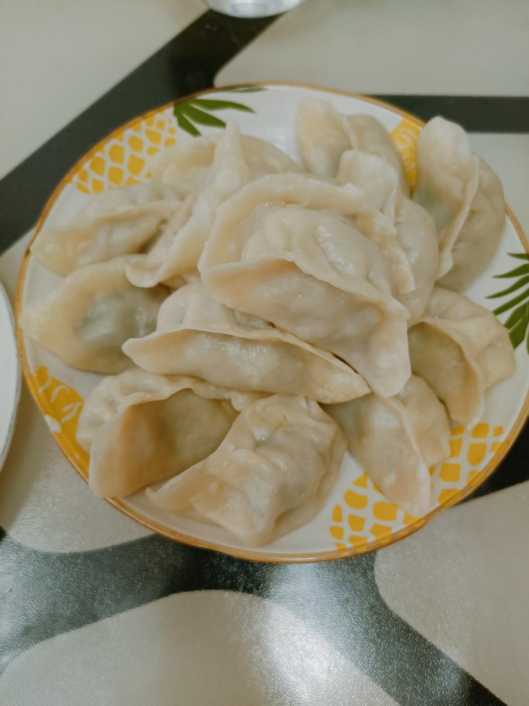 茼蒿鲜肉水饺