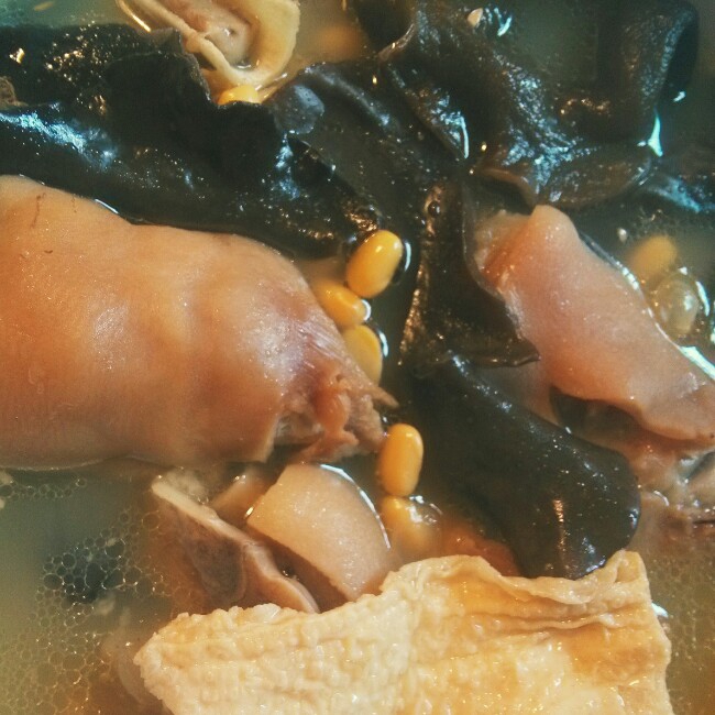 黄豆猪脚汤