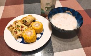 【早餐吃什么】香葱火腿蛋饼+牛奶麦片+玉米的做法 步骤7
