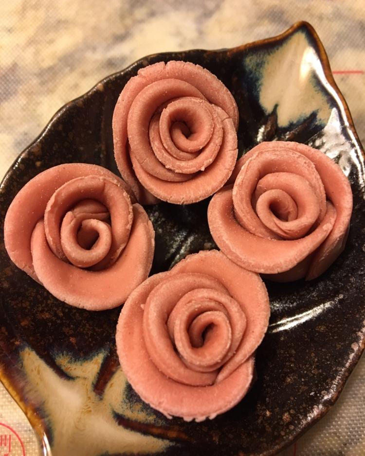 玫瑰花包子