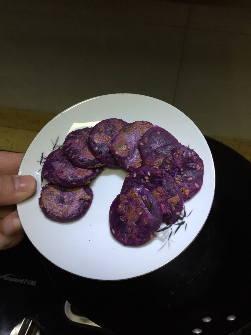紫薯芝麻小饼（小花家的辅食）的做法 步骤4