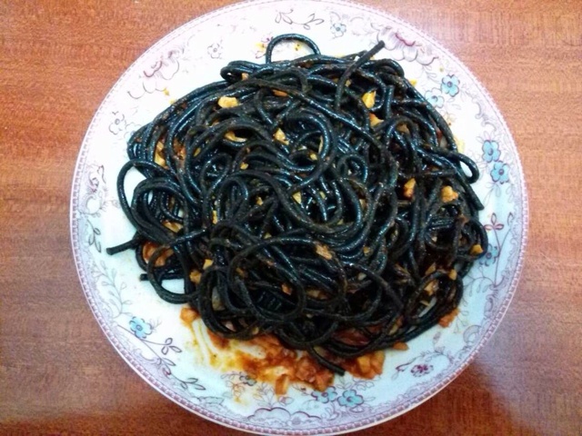 Italian早餐儿之很快版培根蛋芝士墨鱼面